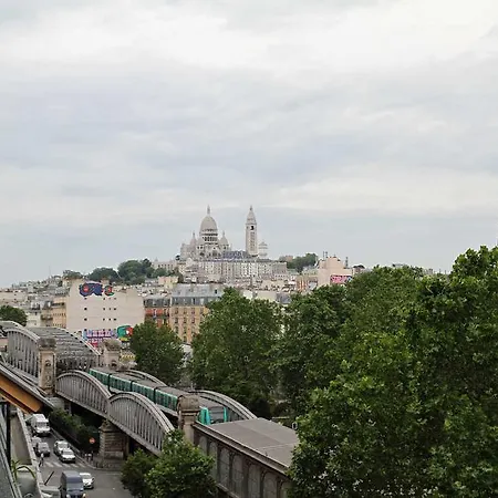 Proche Canal Saint Martin Paris