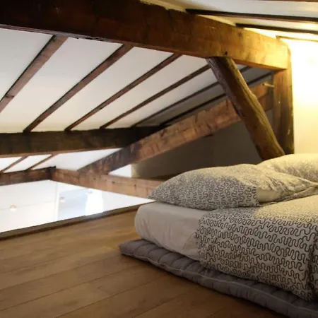 Proche Canal Saint Martin Apartment